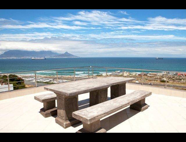 7 BEDROOM HOUSE FOR SALE IN BLOUBERGSTRAND